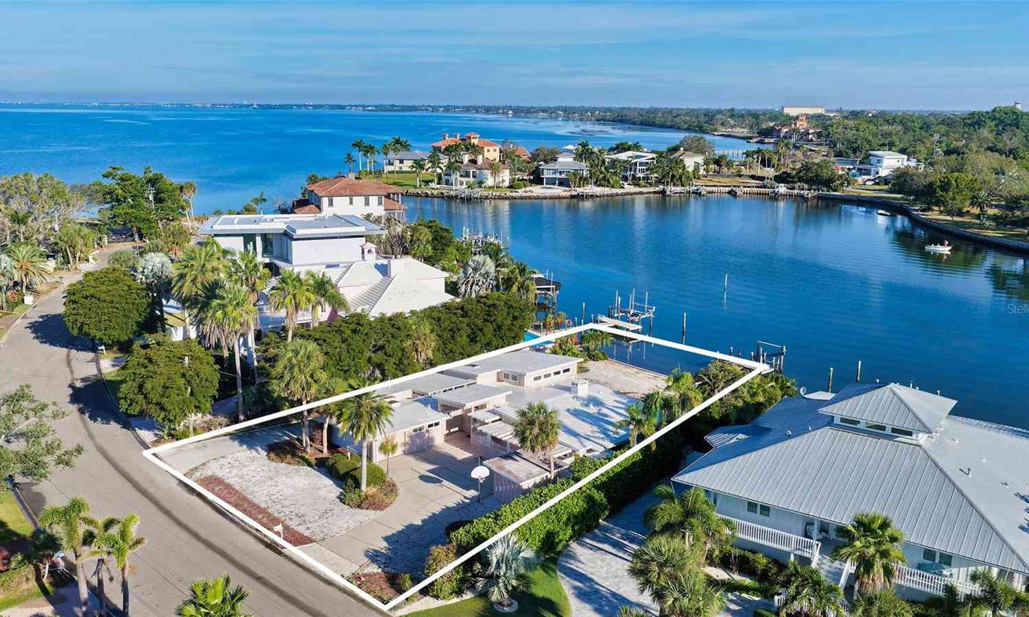 Homes For Sale - 355 S Shore Drive<br/> SARASOTA, FL 34234