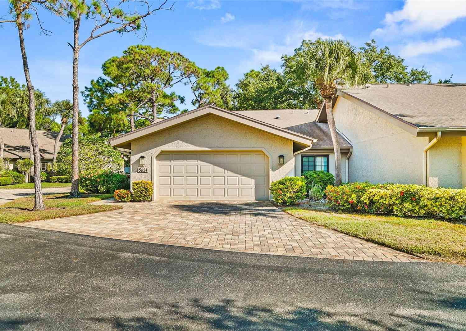 Villa For Sale - 5631 Pipers Waite #12<br/> SARASOTA, FL 34235