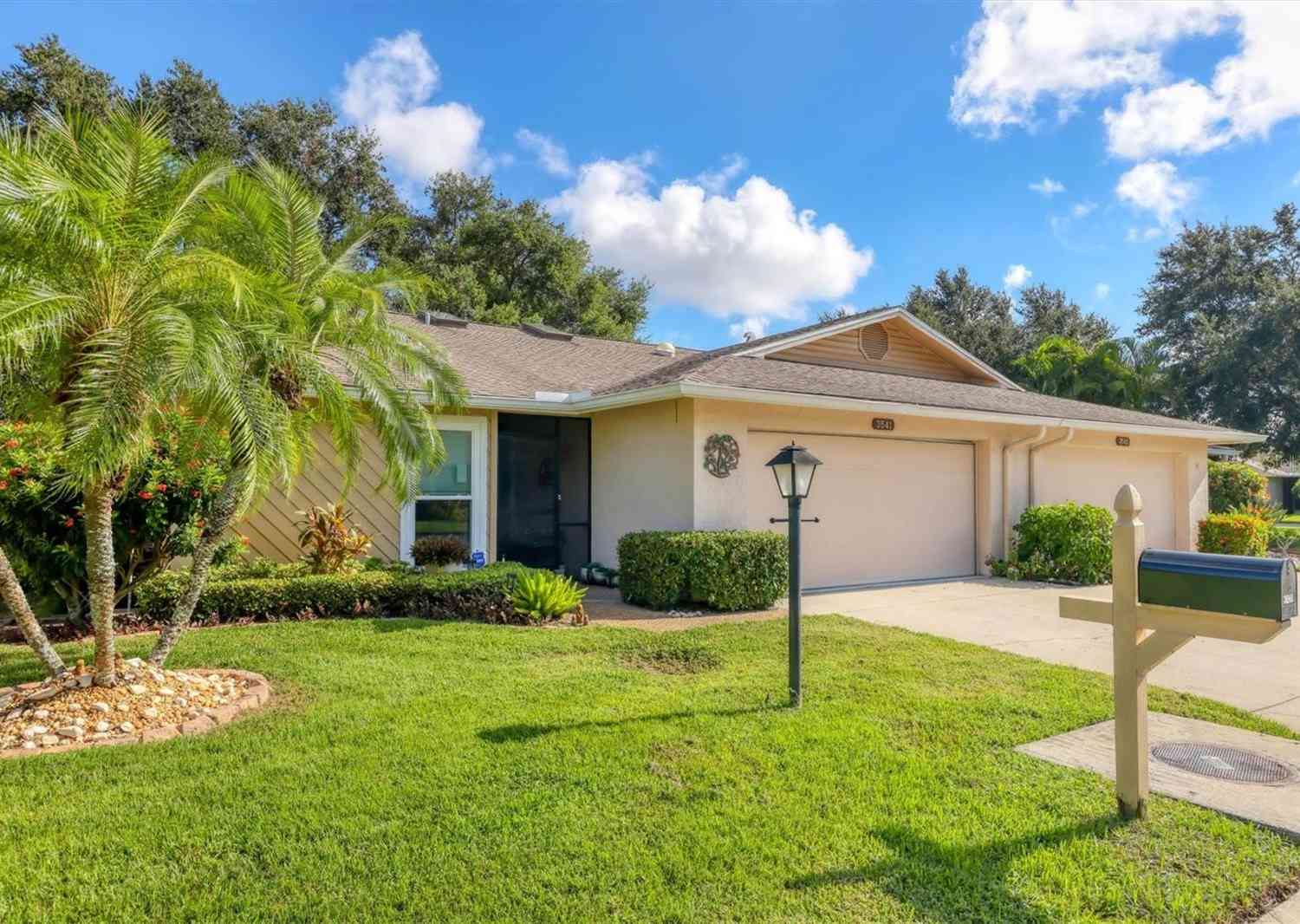 Villa For Sale - 3541 Wilkinson Woods Drive #40<br/> SARASOTA, FL 34231