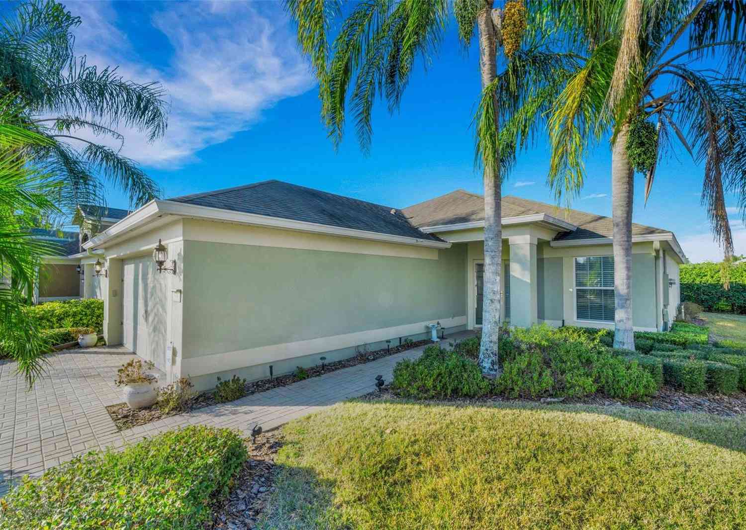 Homes For Sale - 536 Arena Drive<br/> DAVENPORT, FL 33837