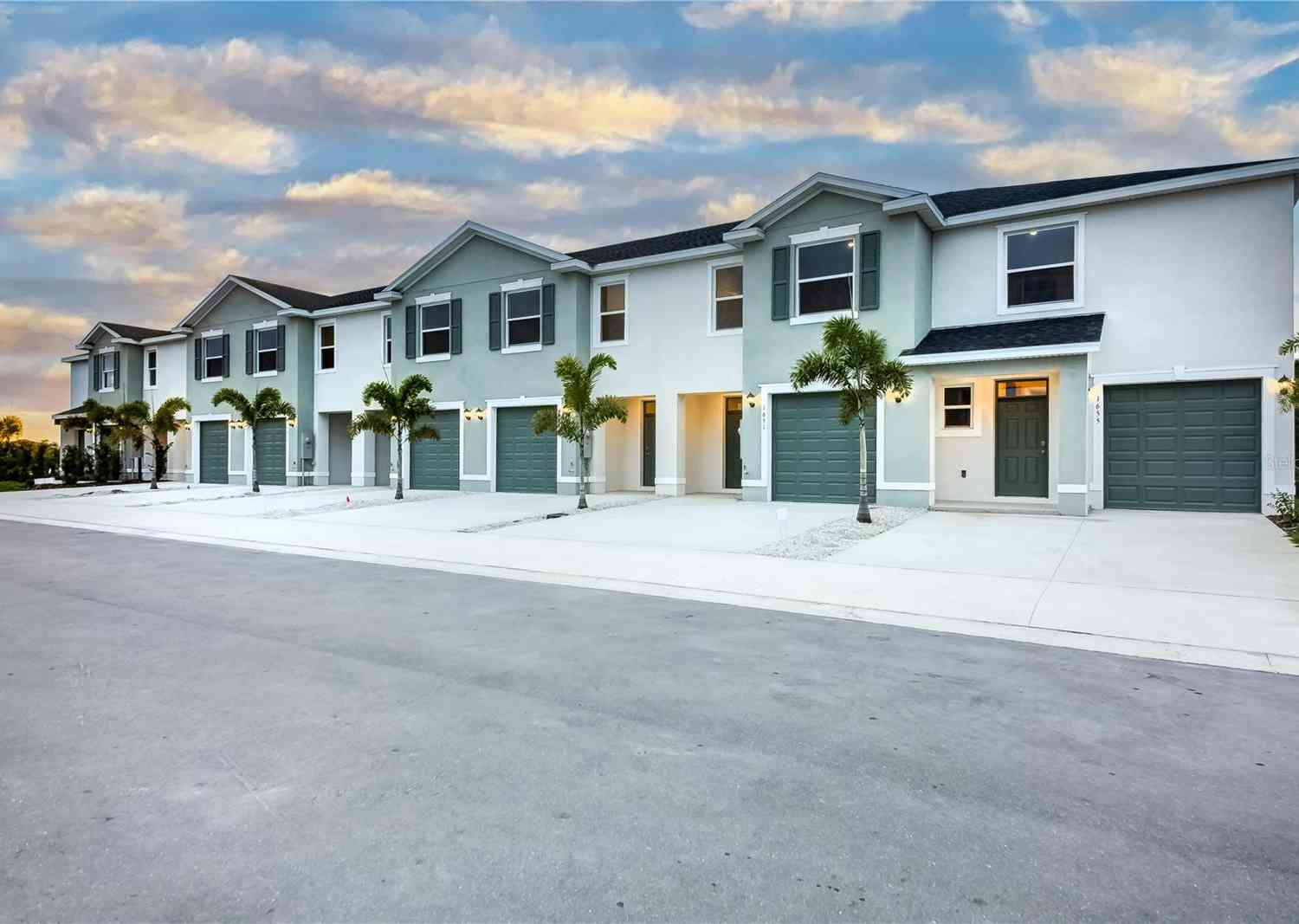 Townhouse For Sale - 1643 East Bay Street<br/> SARASOTA, FL 34238
