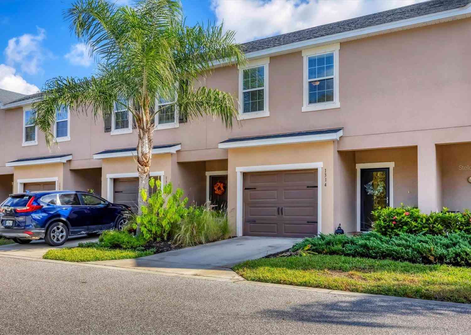 Townhouse For Sale - 1314 Grantham Drive<br/> SARASOTA, FL 34234