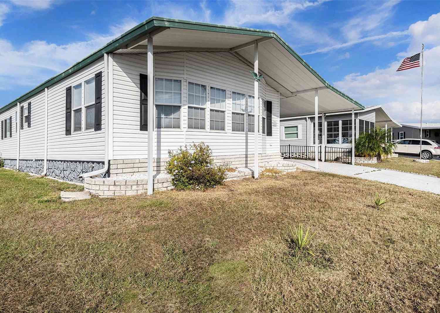 Mobile Home For Sale - 37617 Amigo Drive<br/> ZEPHYRHILLS, FL 33541