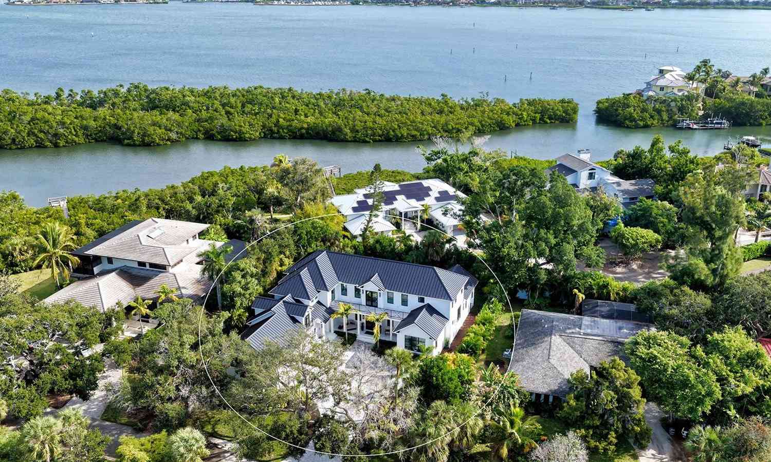 Homes For Sale - 656 Tropical Circle<br/> SARASOTA, FL 34242