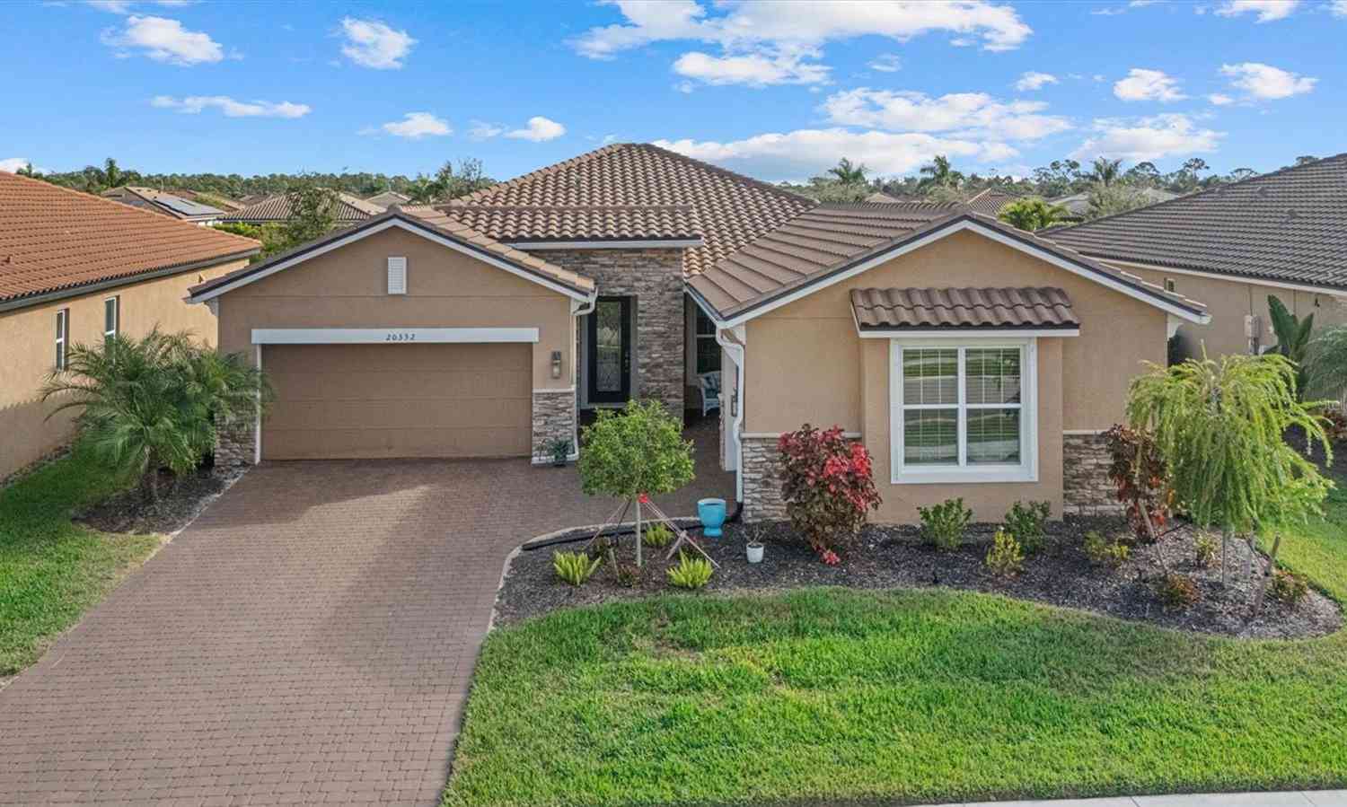Homes For Sale - 20332 Bandera Place<br/> VENICE, FL 34293