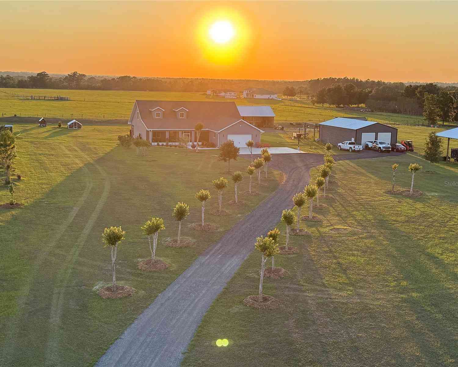 Homes For Sale - 17165 Lake Iola Road<br/> DADE CITY, FL 33523