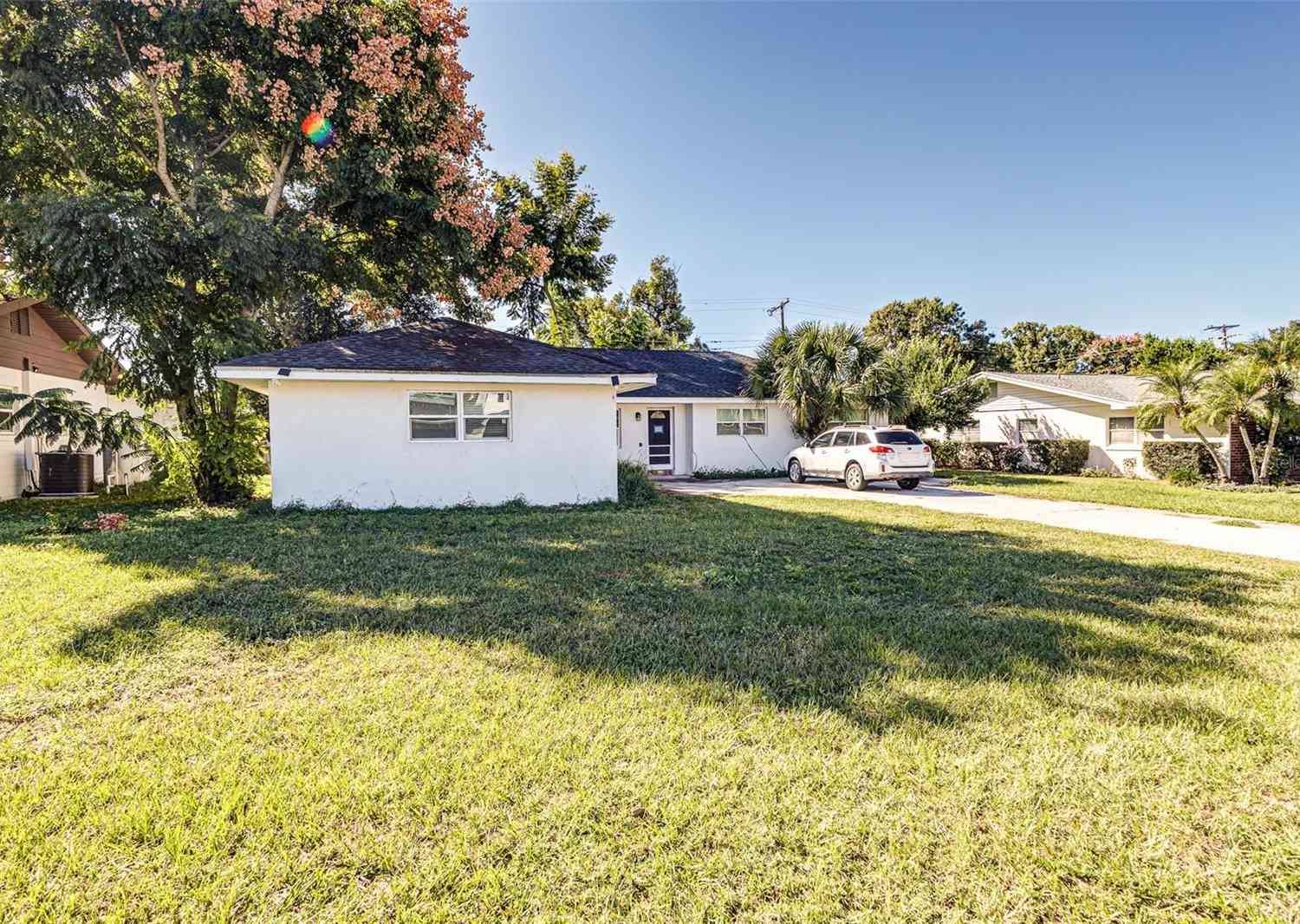 Homes For Sale - 112 Paine Drive<br/> WINTER HAVEN, FL 33884