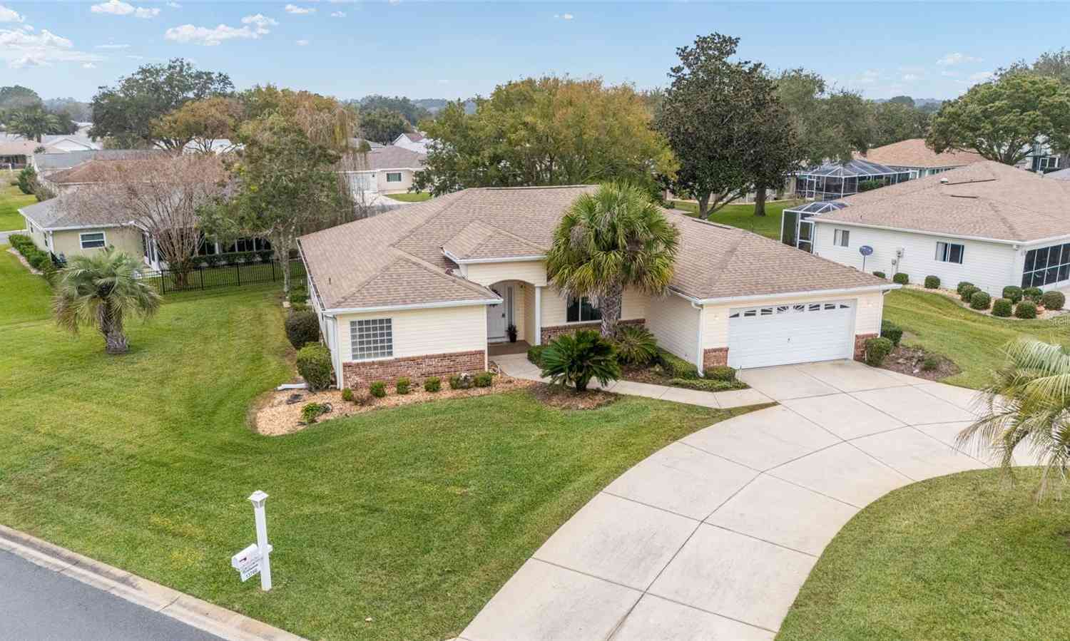 Homes For Sale - 13766 SE 89th Avenue<br/> SUMMERFIELD, FL 34491
