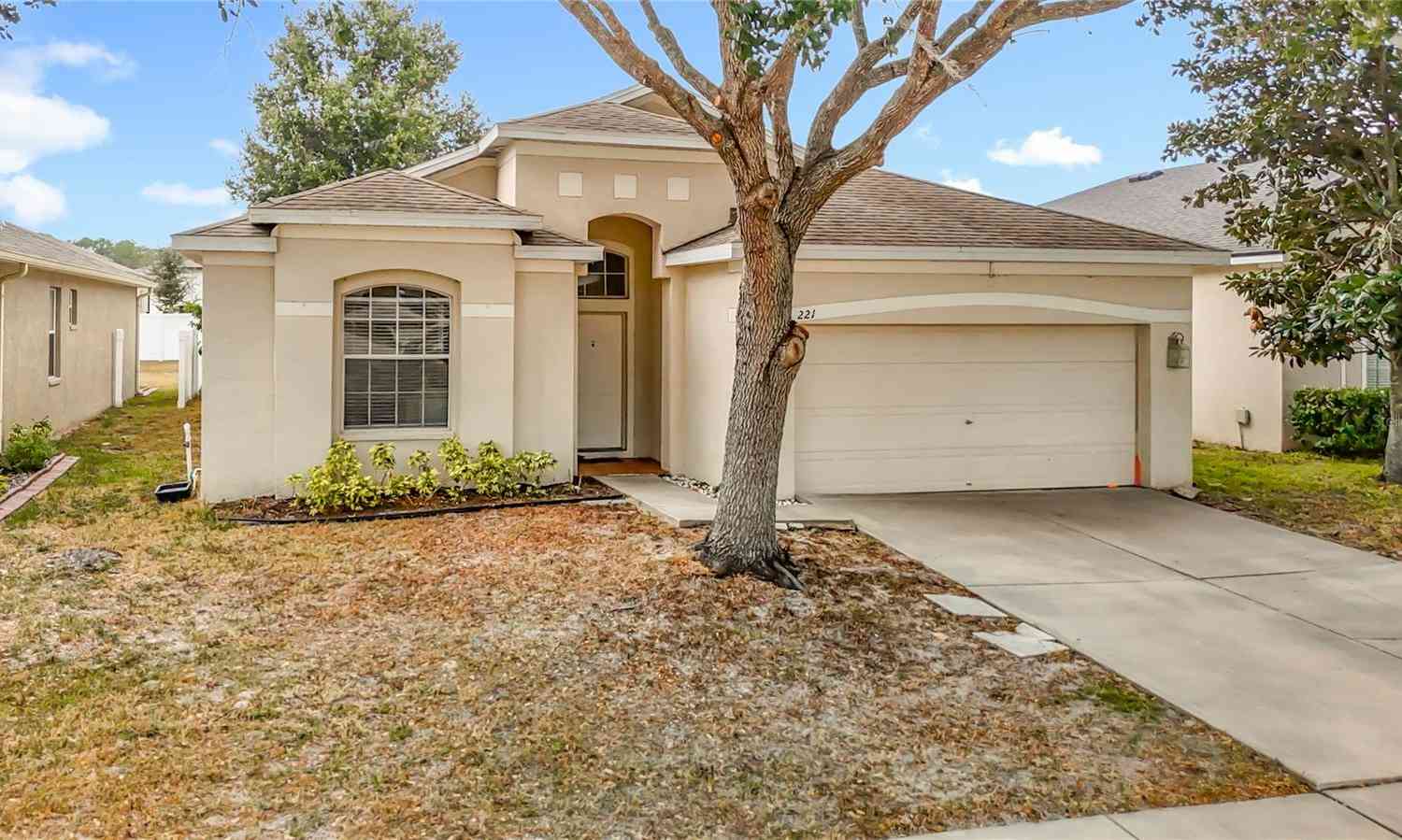 Homes For Sale - 221 Fairmont Drive<br/> SPRING HILL, FL 34609