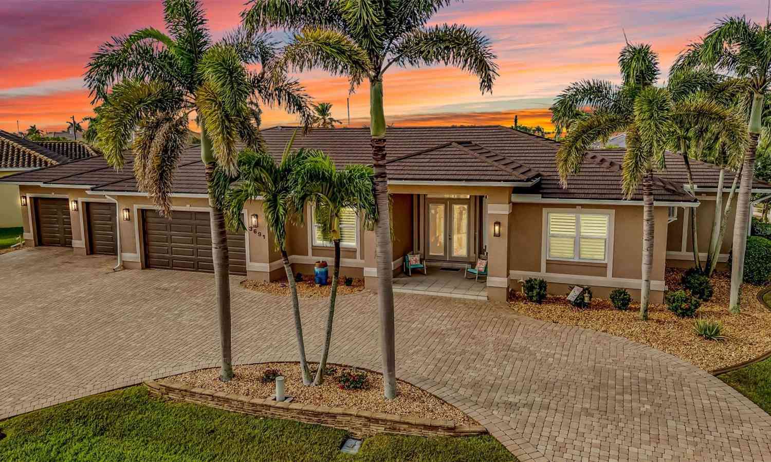Homes For Sale - 3691 Whippoorwill Boulevard<br/> PUNTA GORDA, FL 33950
