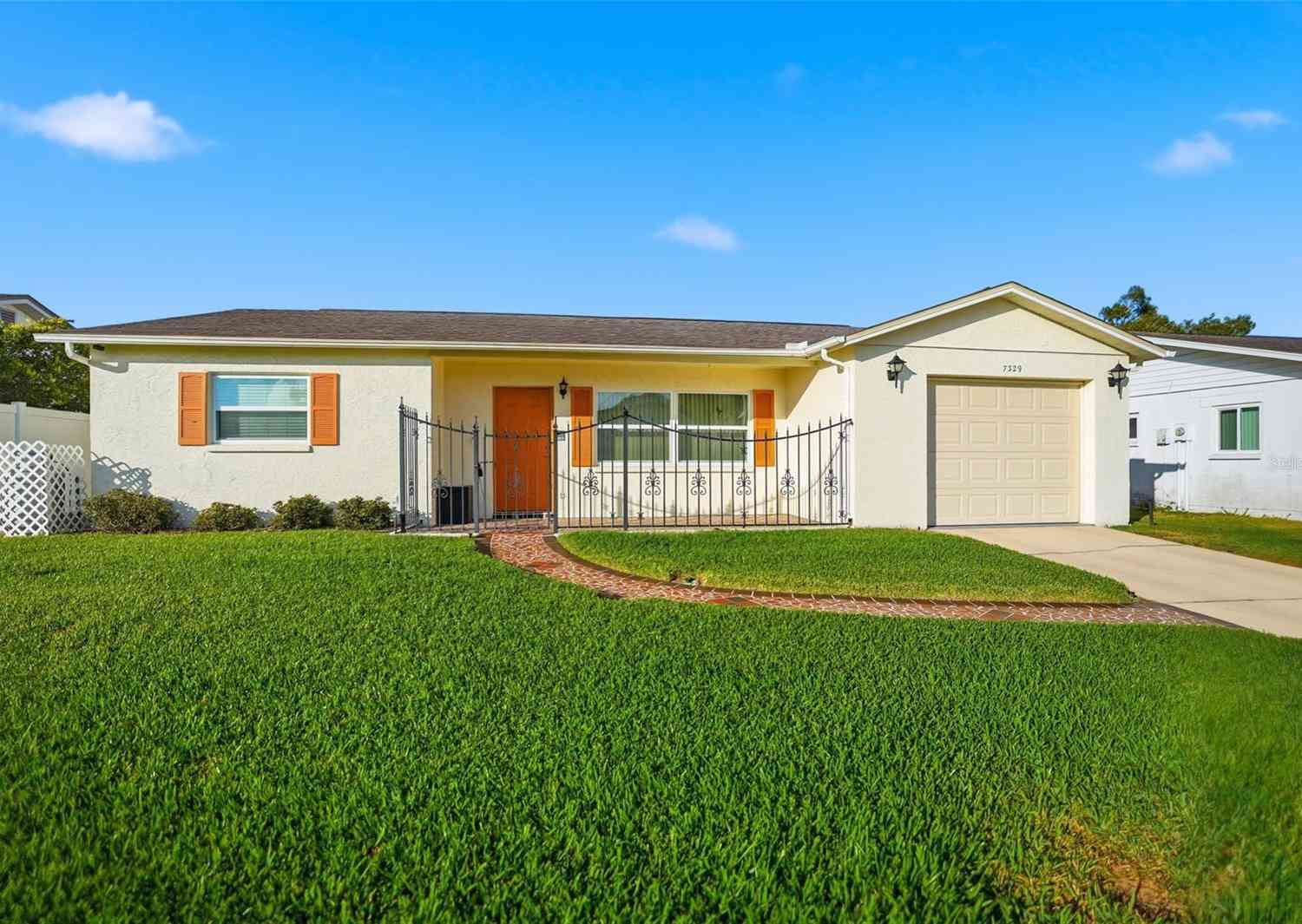Homes For Sale - 7329 Cay Drive<br/> PORT RICHEY, FL 34668