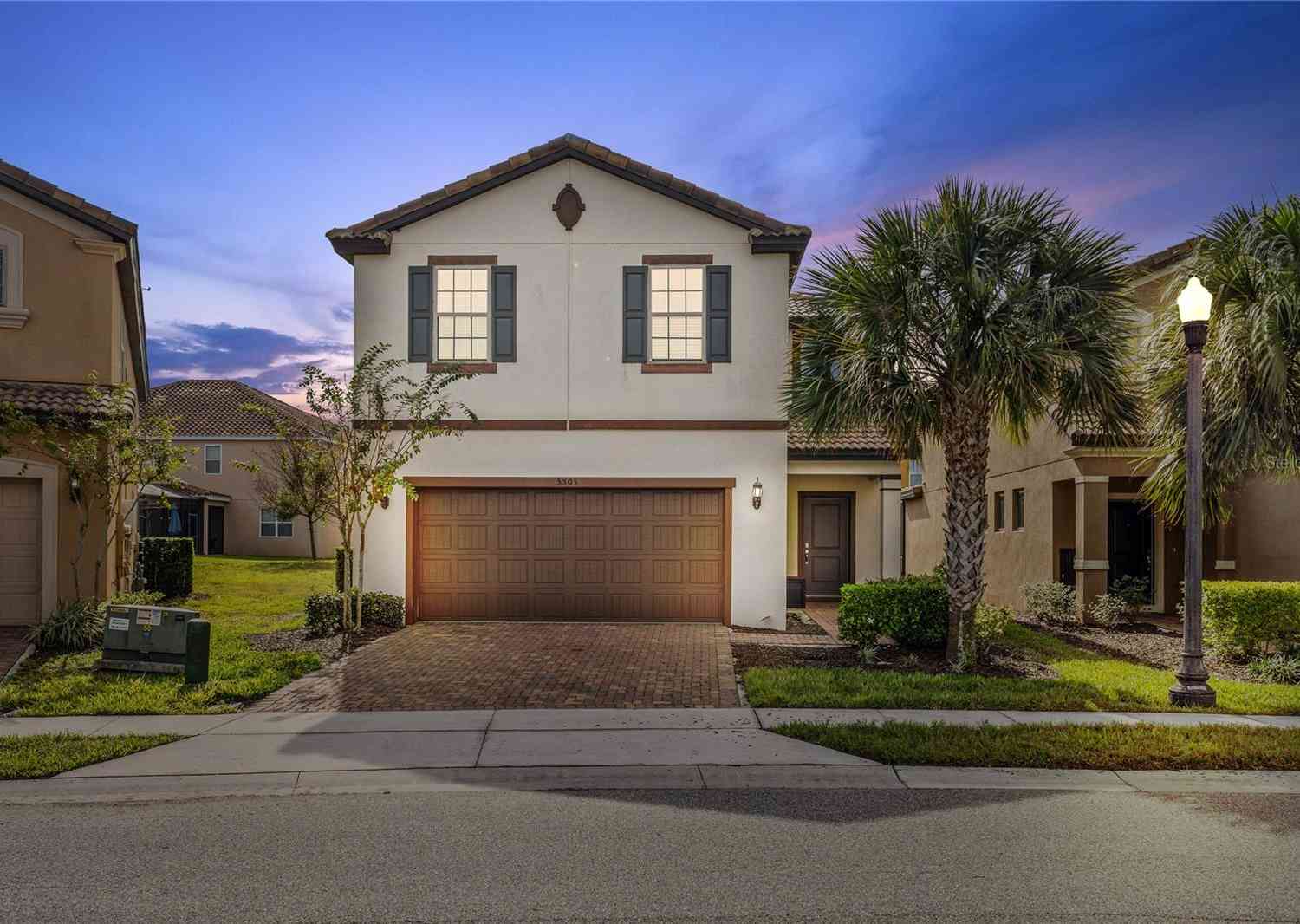Homes For Sale - 5505 Misty Oak Circle<br/> DAVENPORT, FL 33837