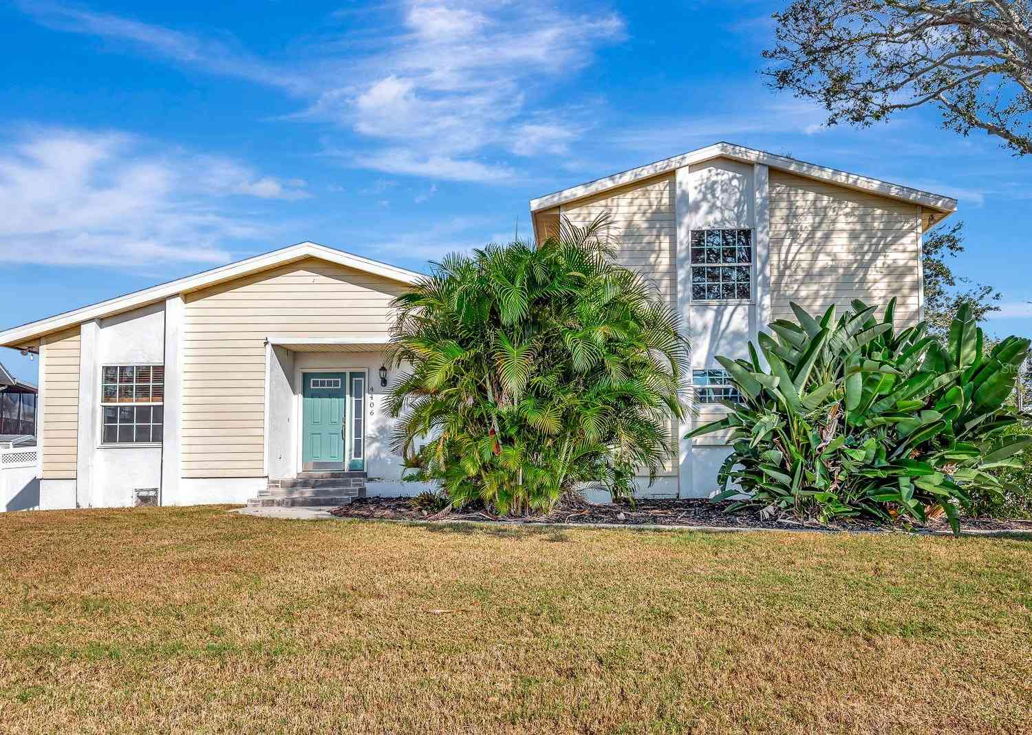 Homes For Sale - 4406 17th Street<br/> PALMETTO, FL 34221