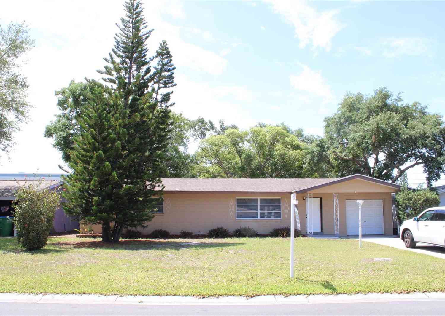 Homes For Sale - 11364 79th Avenue<br/> SEMINOLE, FL 33772