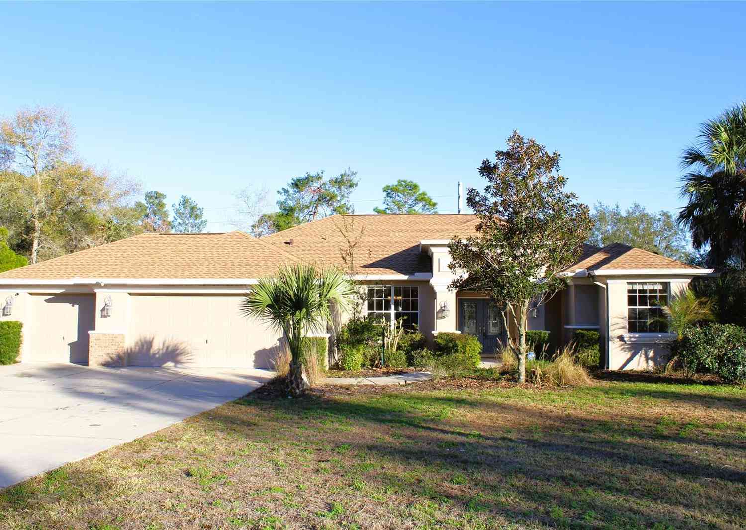 Homes For Sale - 8476 Madrid Road<br/> WEEKI WACHEE, FL 34613
