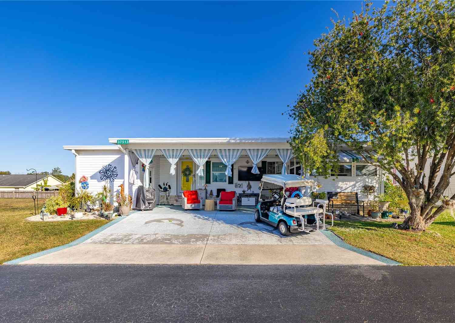 Mobile Home For Sale - 37513 Campo Avenue<br/> ZEPHYRHILLS, FL 33541