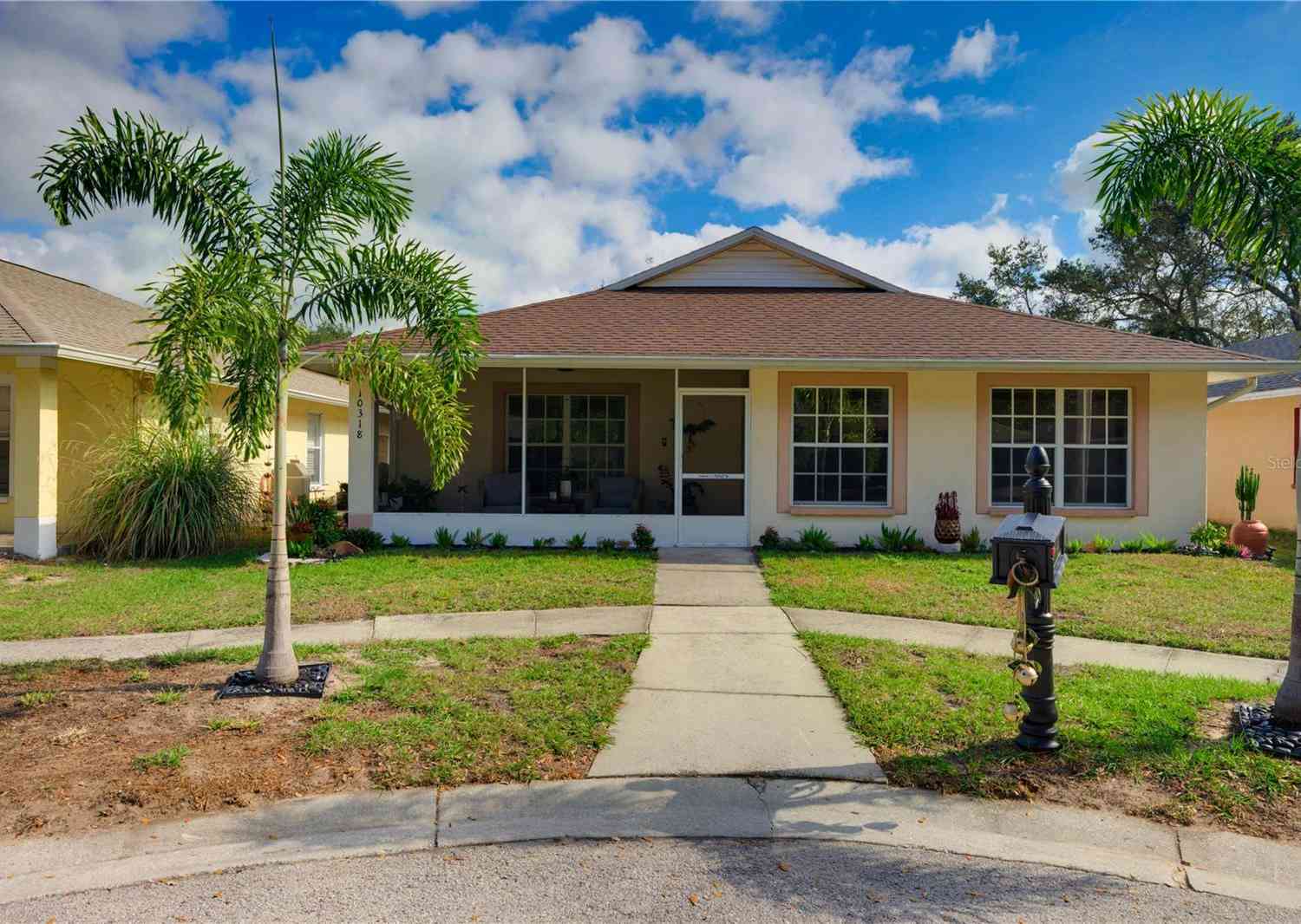 Homes For Sale - 10318 Summerview Circle<br/> RIVERVIEW, FL 33578
