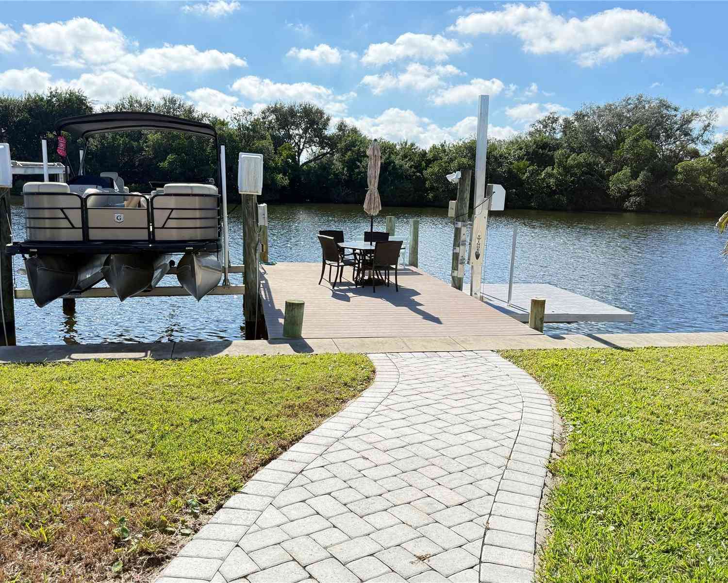Mobile Home For Sale - 622 Mount Oak Avenue #733<br/> Saint Petersburg, FL 33702