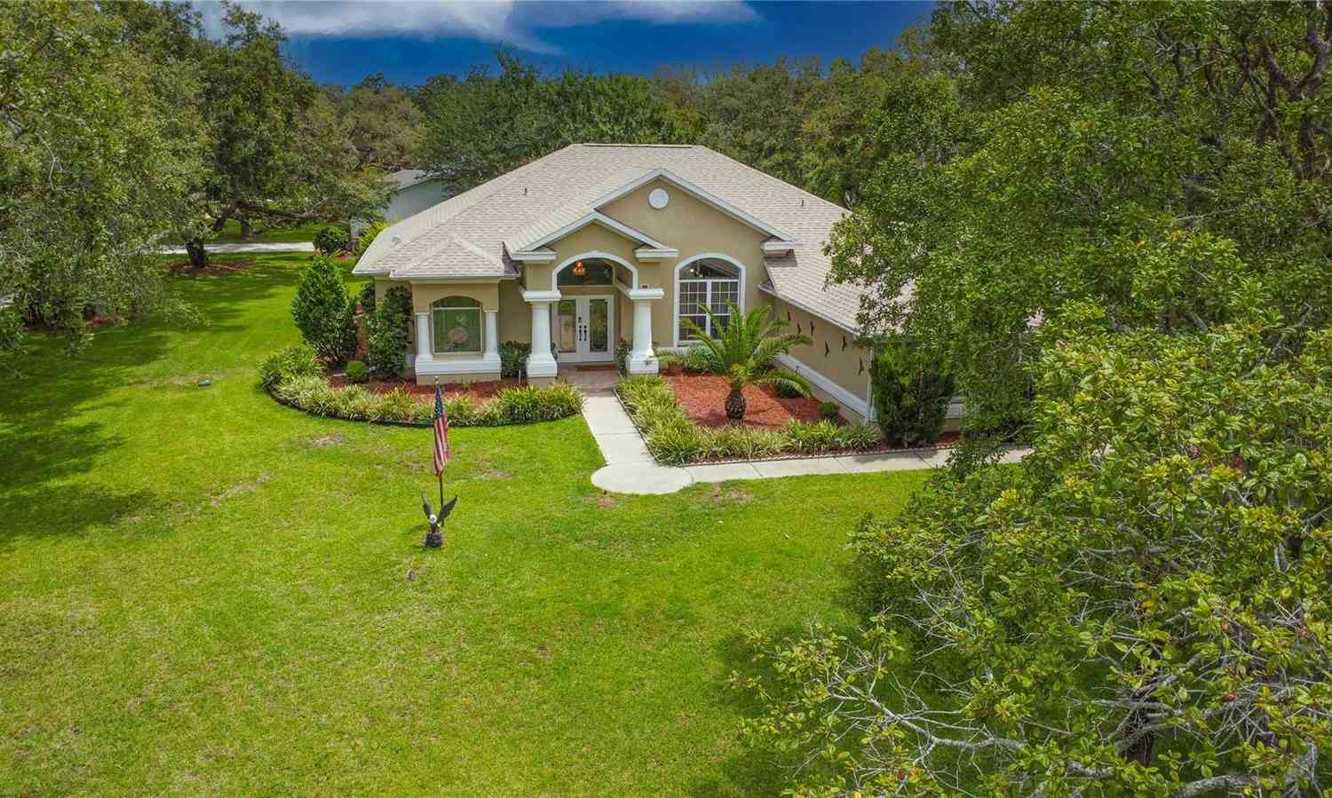 Homes For Sale - 13807 Eagles Rock Court<br/> HUDSON, FL 34667