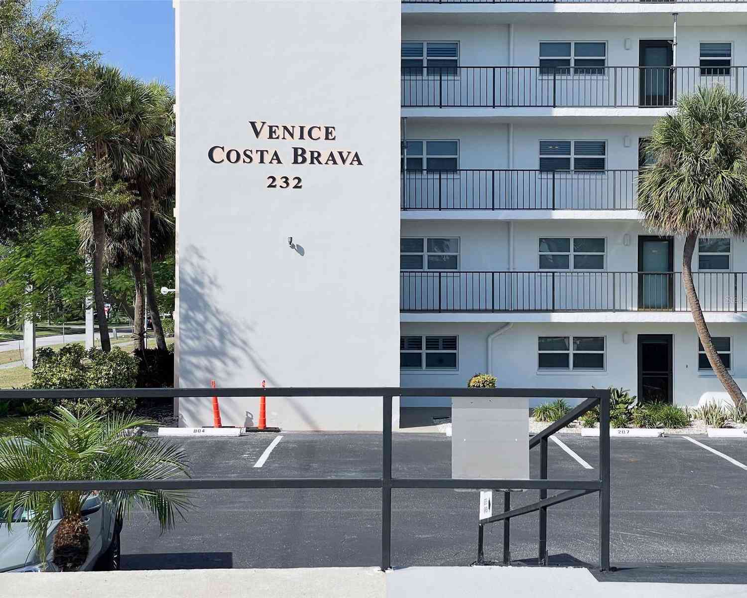 Condo For Sale - 232 Saint Augustine Avenue #804<br/> VENICE, FL 34285