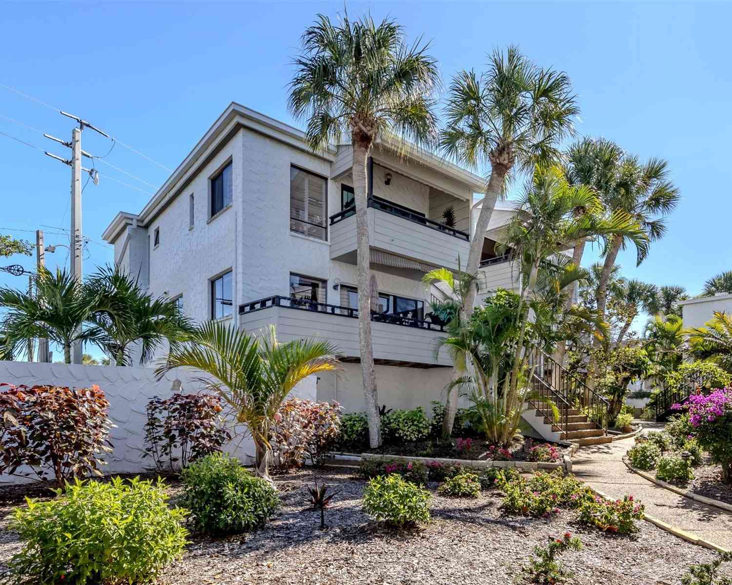 Condo For Sale - 1555 Tarpon Center Drive #247<br/> VENICE, FL 34285