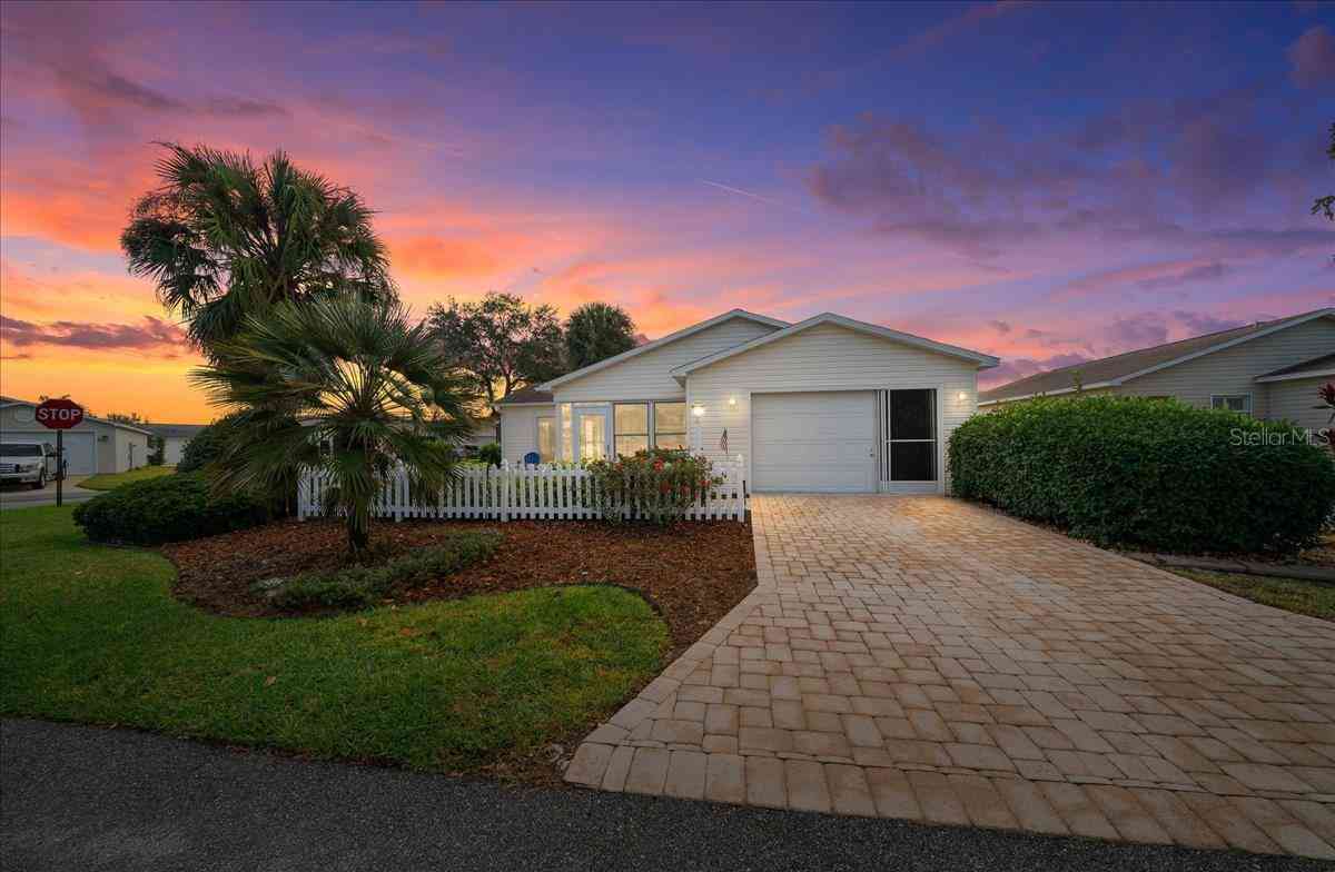 Condo For Sale - 2584 Acosta Court<br/> Sumter County, THE VILLAGES, FL 32162