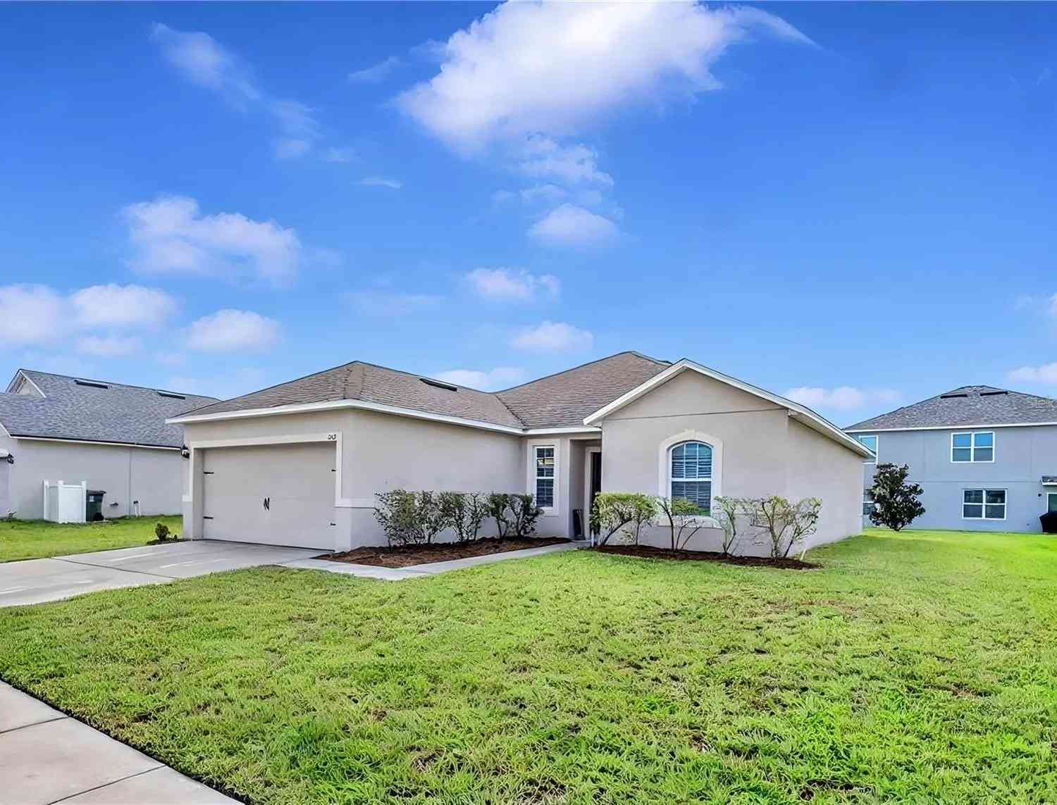 Homes For Sale - 724 Lake Cummings Boulevard<br/> LAKE ALFRED, FL 33850