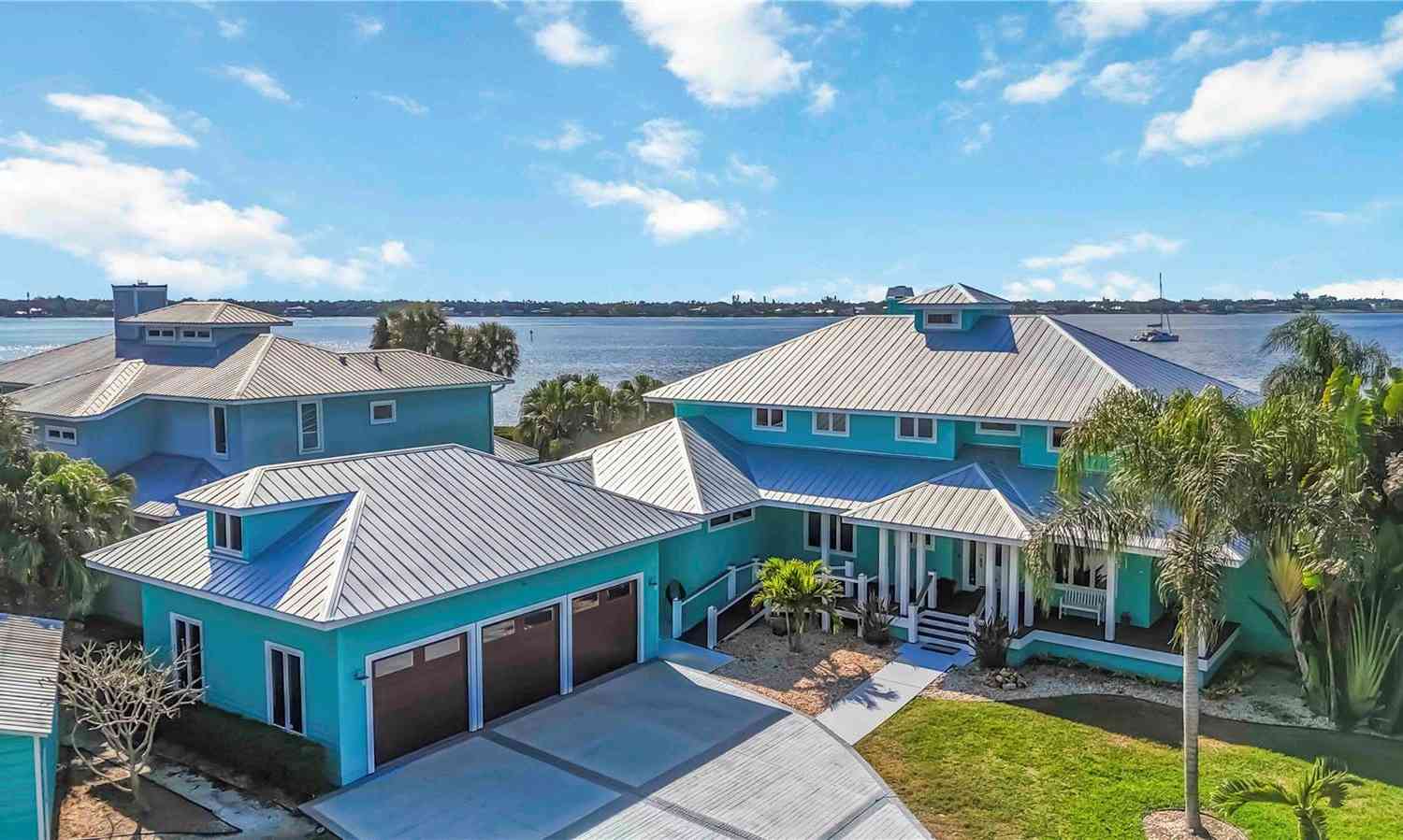 Homes For Sale - 2207 5th Street<br/> PALMETTO, FL 34221