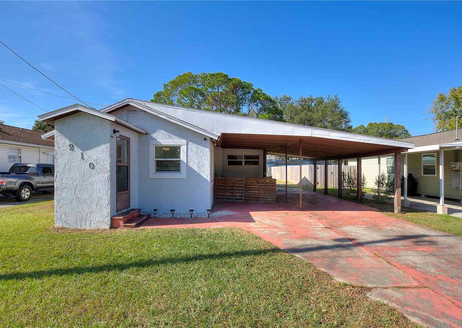 Homes For Sale - 210 Florida Drive<br/> AUBURNDALE, FL 33823