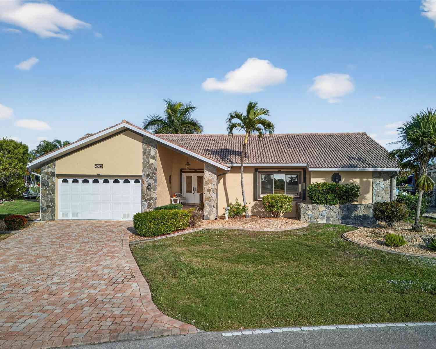 Homes For Sale - 4075 Turtle Dove Circle<br/> PUNTA GORDA, FL 33950
