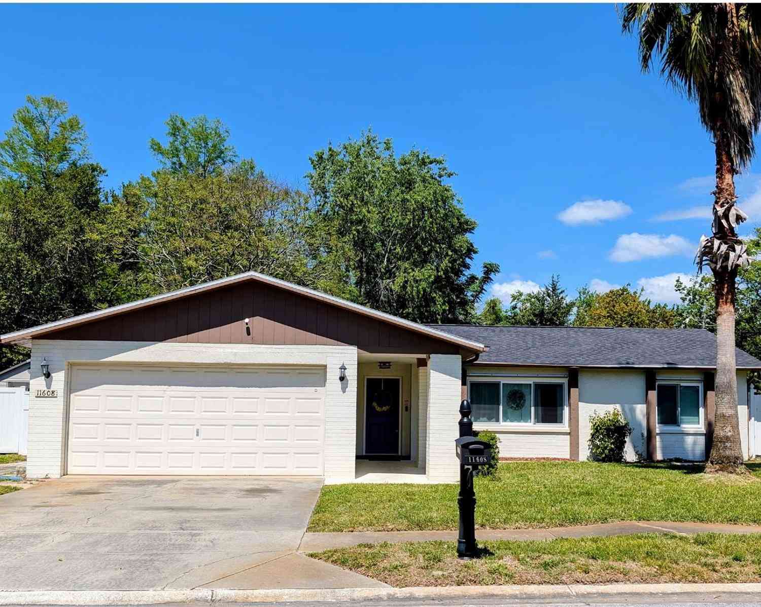 Homes For Sale - 11608 Fox Run<br/> PORT RICHEY, FL 34668