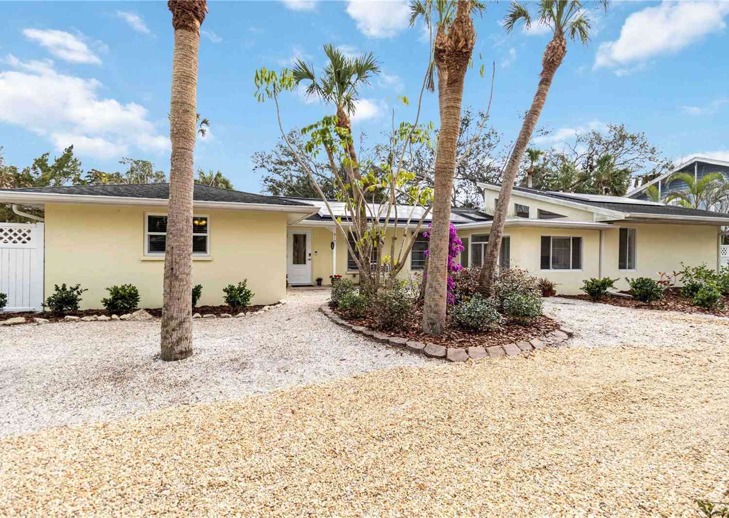 Condo For Sale - 5107 Saint Albans Avenue<br/> SARASOTA, FL 34242