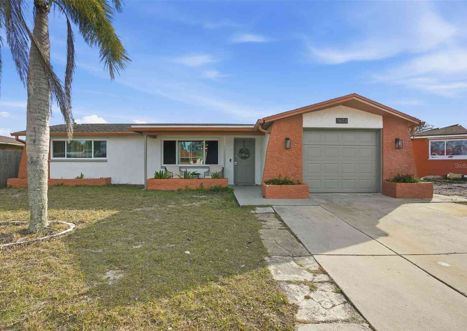 Condo For Sale - 7628 Dale Drive<br/> PORT RICHEY, FL 34668