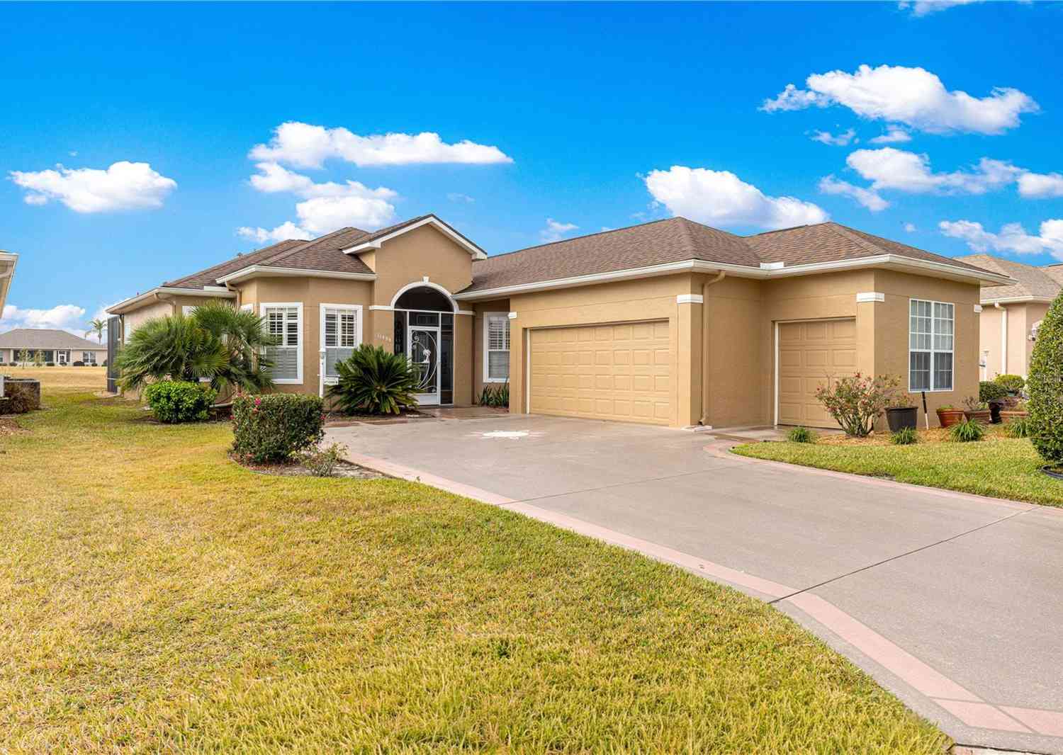 Homes For Sale - 11890 SE 172nd Lane<br/> SUMMERFIELD, FL 34491