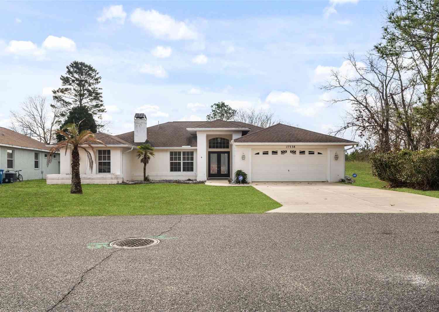 Homes For Sale - 17338 Mediterranean Circle<br/> WEEKI WACHEE, FL 34614