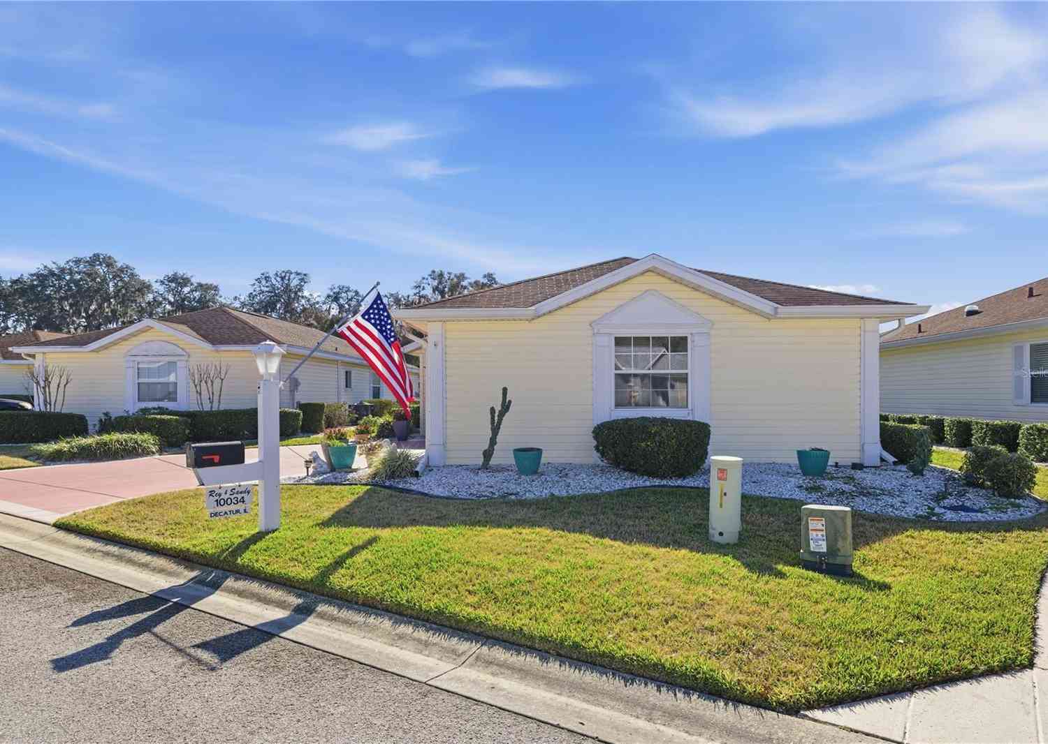 Villa For Sale - 10034 SE 175th Street<br/> SUMMERFIELD, FL 34491