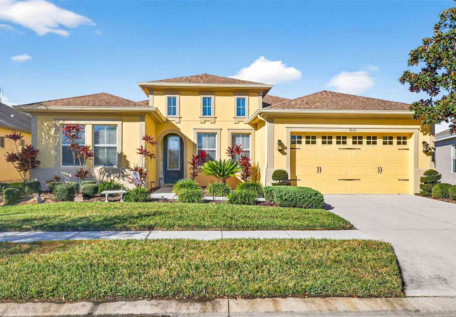Homes For Sale - 7035 Peregrina Loop<br/> Wesley Chapel, FL 33545