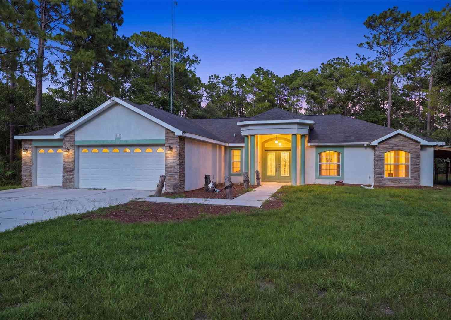 Homes For Sale - 18236 Macek Road<br/> WEEKI WACHEE, FL 34614