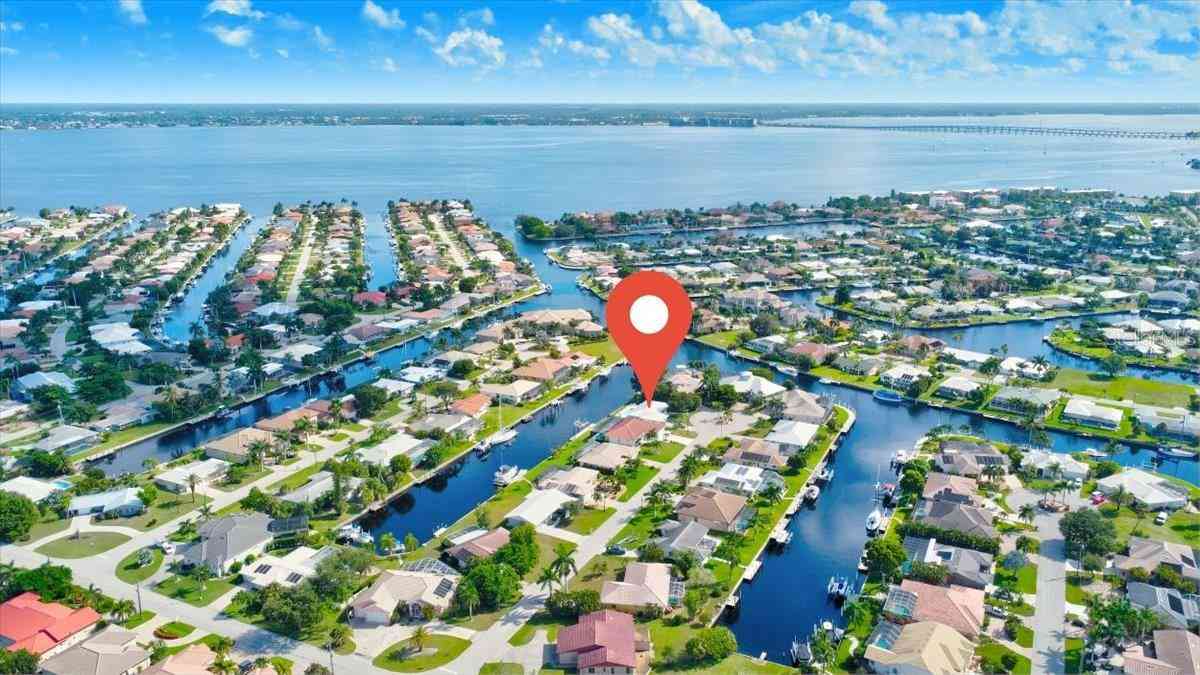 Homes For Sale - 2424 Rosa Lane<br/> PUNTA GORDA, FL 33950