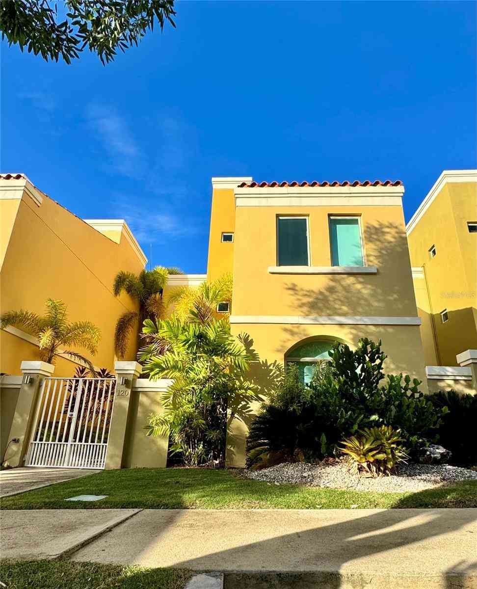Townhouse For Sale - 90 Candelero Drive #120<br/> Humacao County, HUMACAO, PR 00791