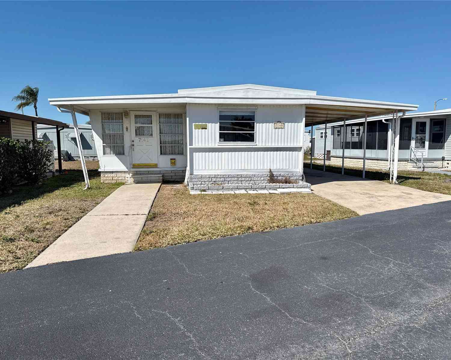 Mobile Home For Sale - 7140 Mount Jupiter Drive #606<br/> Saint Petersburg, FL 33702