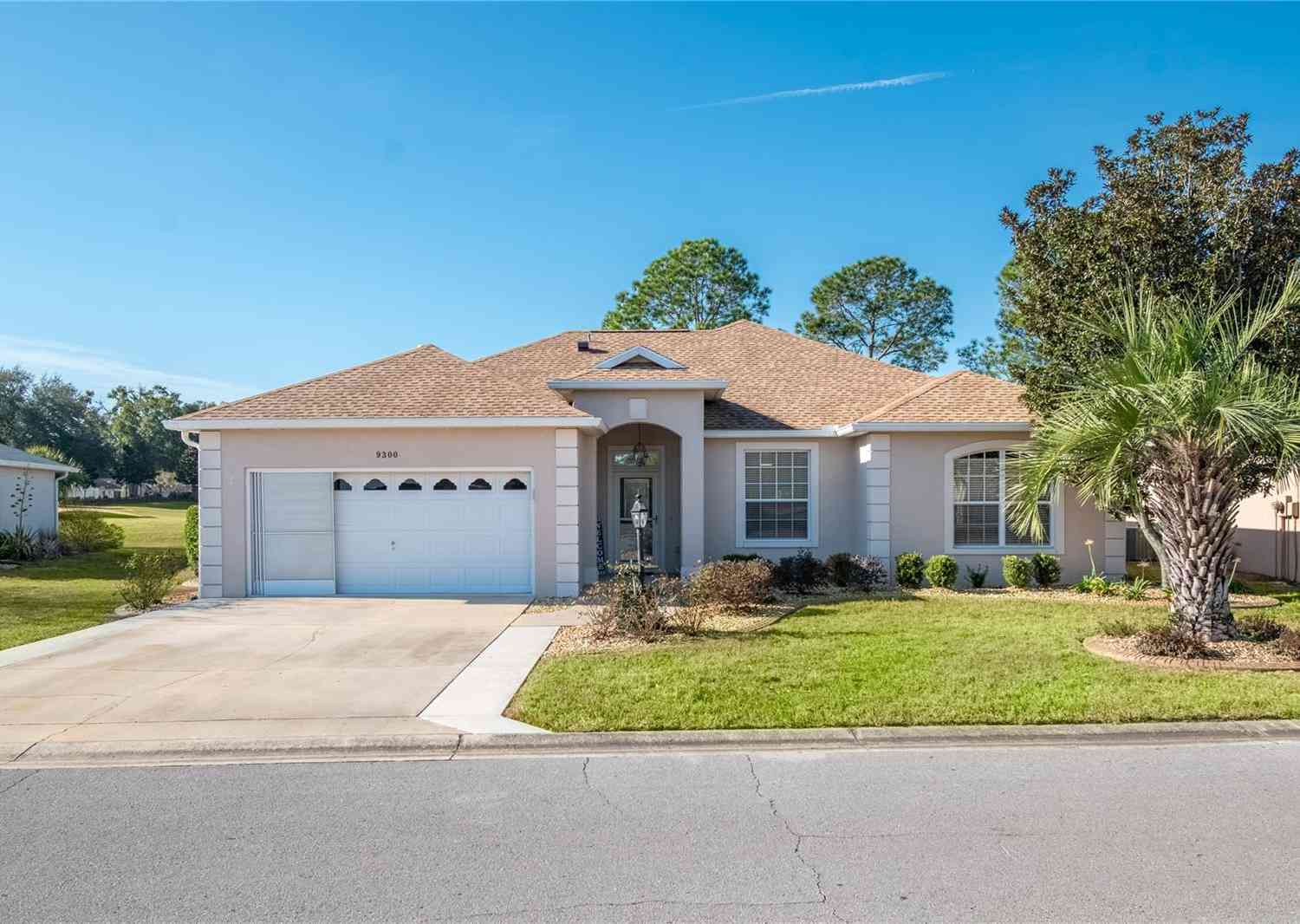 Homes For Sale - 9300 SW 90th Street<br/> OCALA, FL 34481