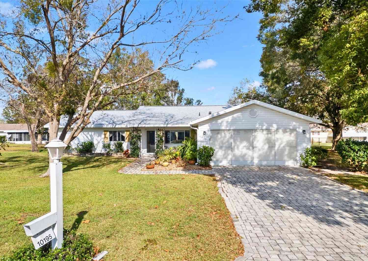 Homes For Sale - 10195 SE 178th Place<br/> SUMMERFIELD, FL 34491