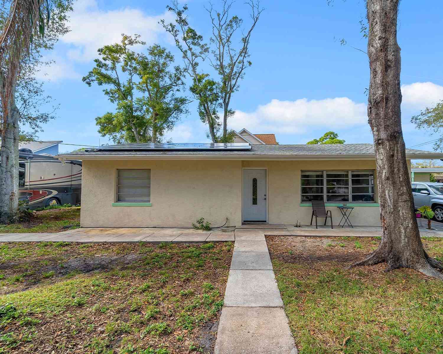 Homes For Sale - 7684 Oakhurst Road<br/> SEMINOLE, FL 33776