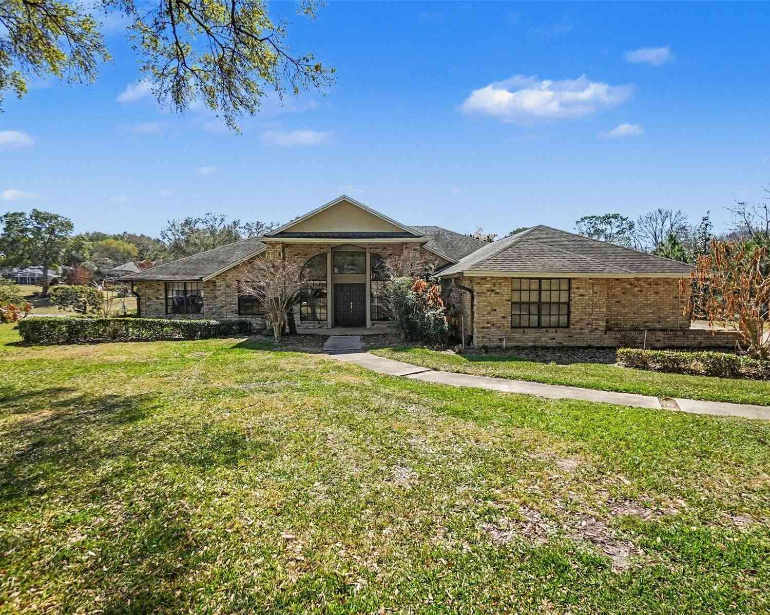 Homes For Sale - 8634 Whispering Willow Court<br/> ORLANDO, FL 32835