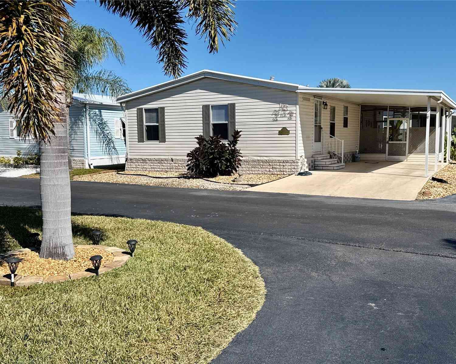 Mobile Home For Sale - 6827 Mount Pleasant Road #47<br/> Saint Petersburg, FL 33702