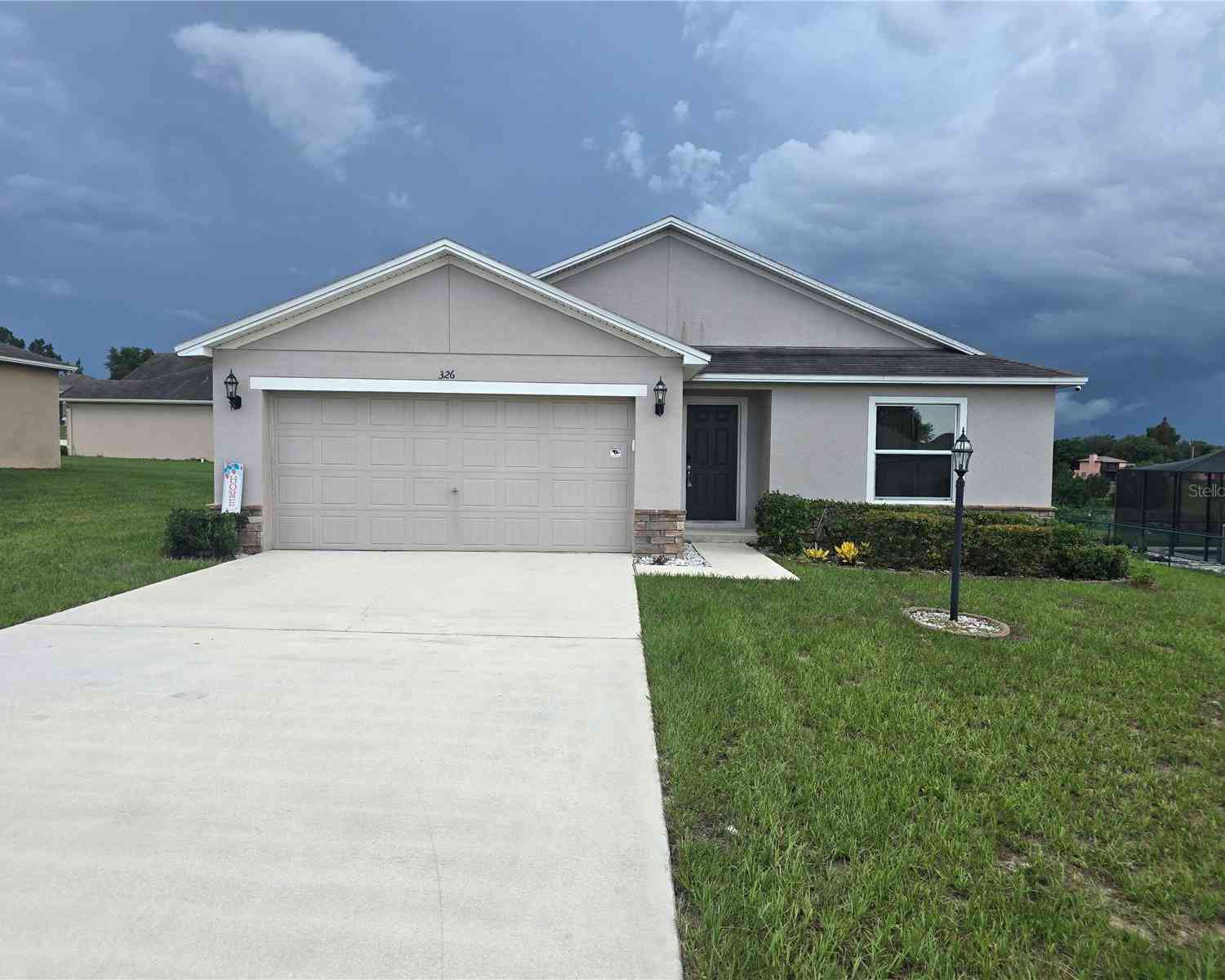 Homes For Sale - 326 Dinner Lake Court<br/> LAKE WALES, FL 33859