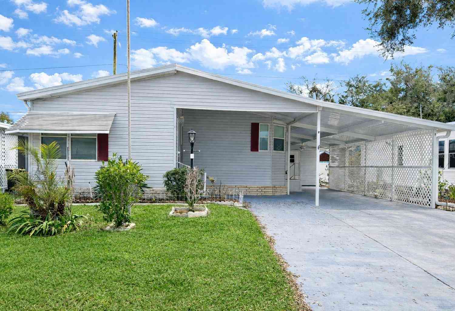 Mobile Home For Sale - 6086 Southern Oaks Drive<br/> WINTER HAVEN, FL 33884