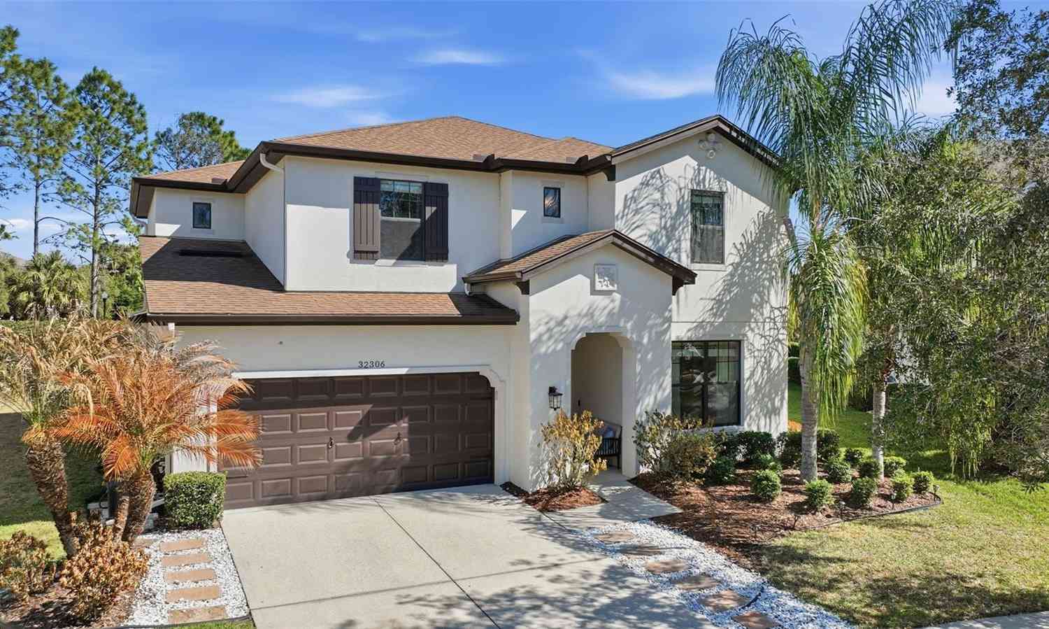 Homes For Sale - 32306 Garden Alcove Loop<br/> Wesley Chapel, FL 33545