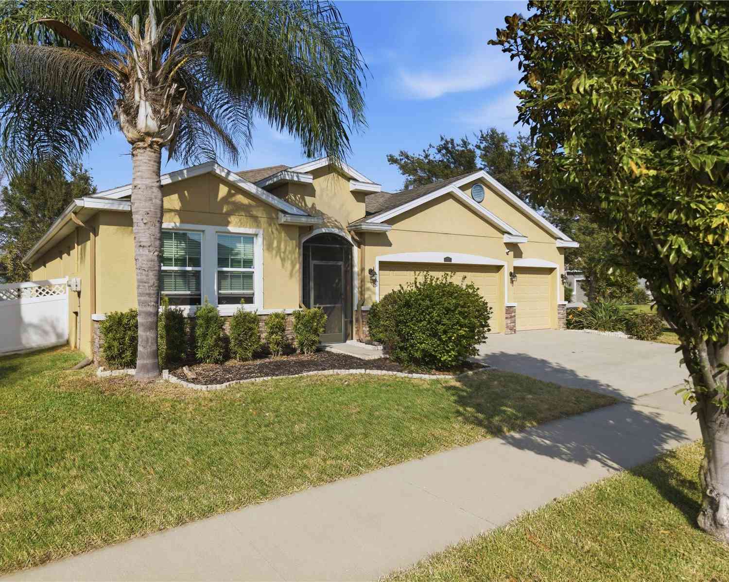Homes For Sale - 10420 Pleasant Spring Way<br/> RIVERVIEW, FL 33578